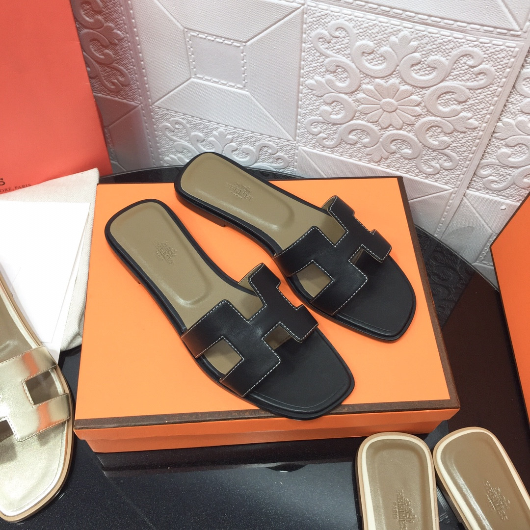 UA Hermès Oran sandal