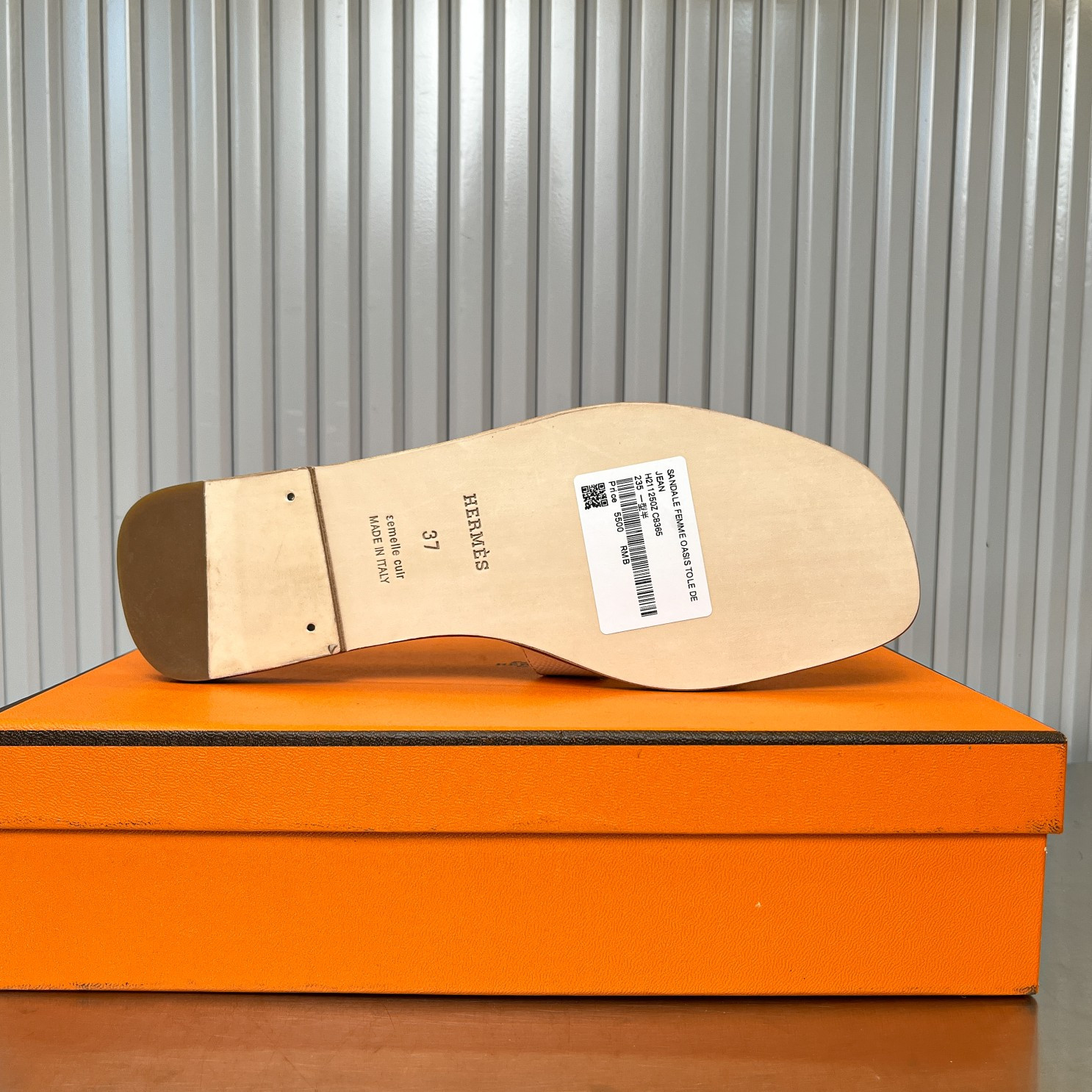 UA Hermès Oran sandal