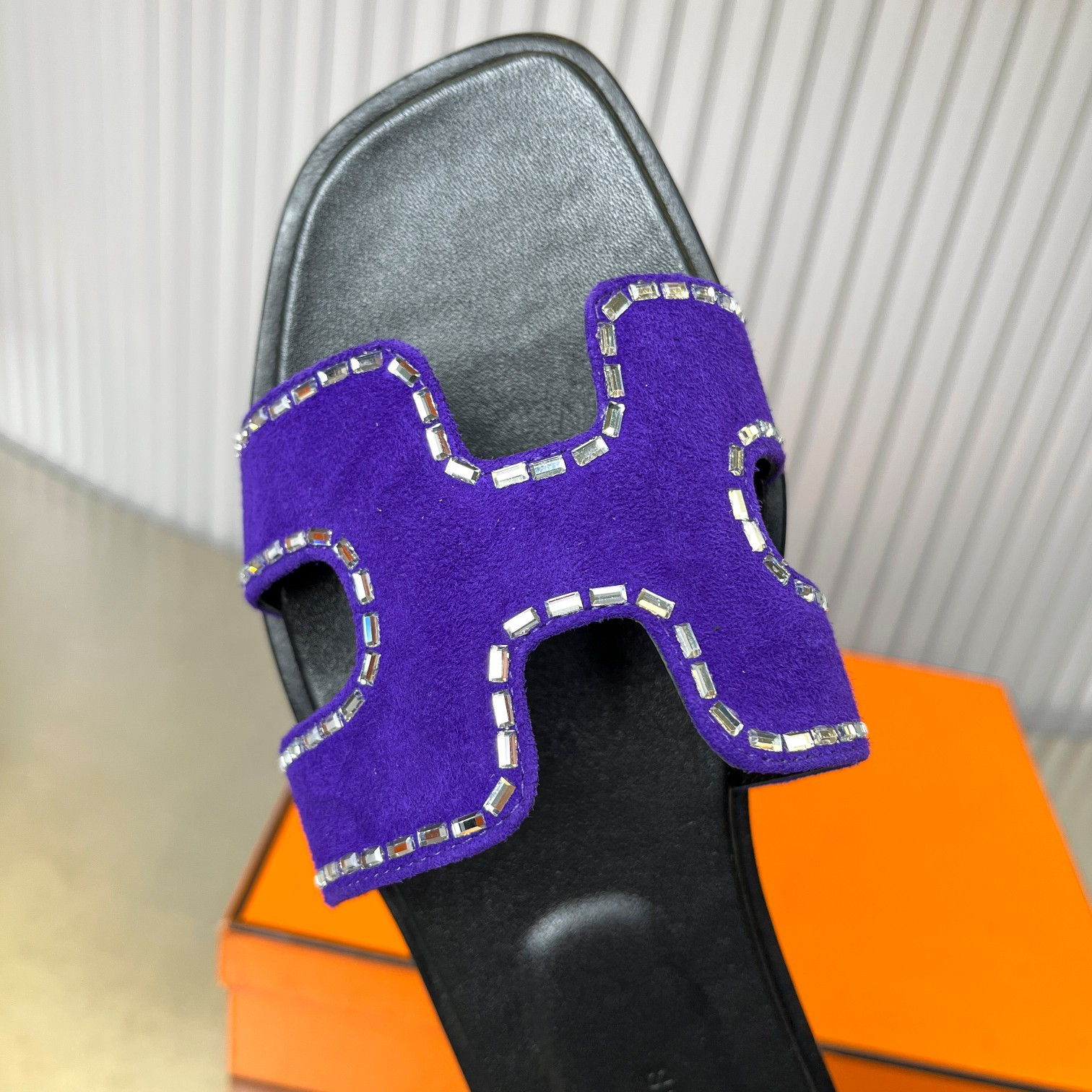UA Hermès Oran sandal