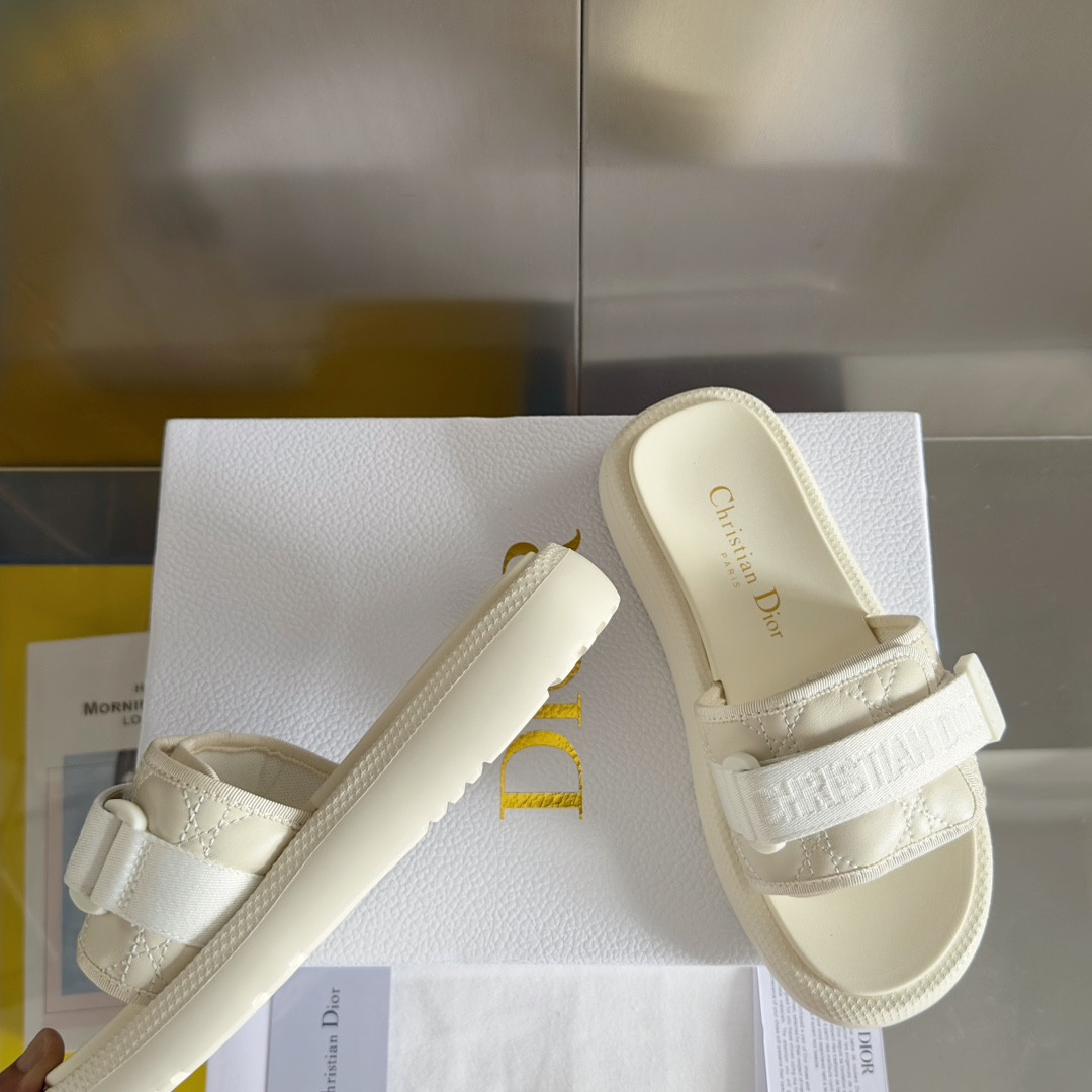 ua D*oriviera dio(r)evolution slide white