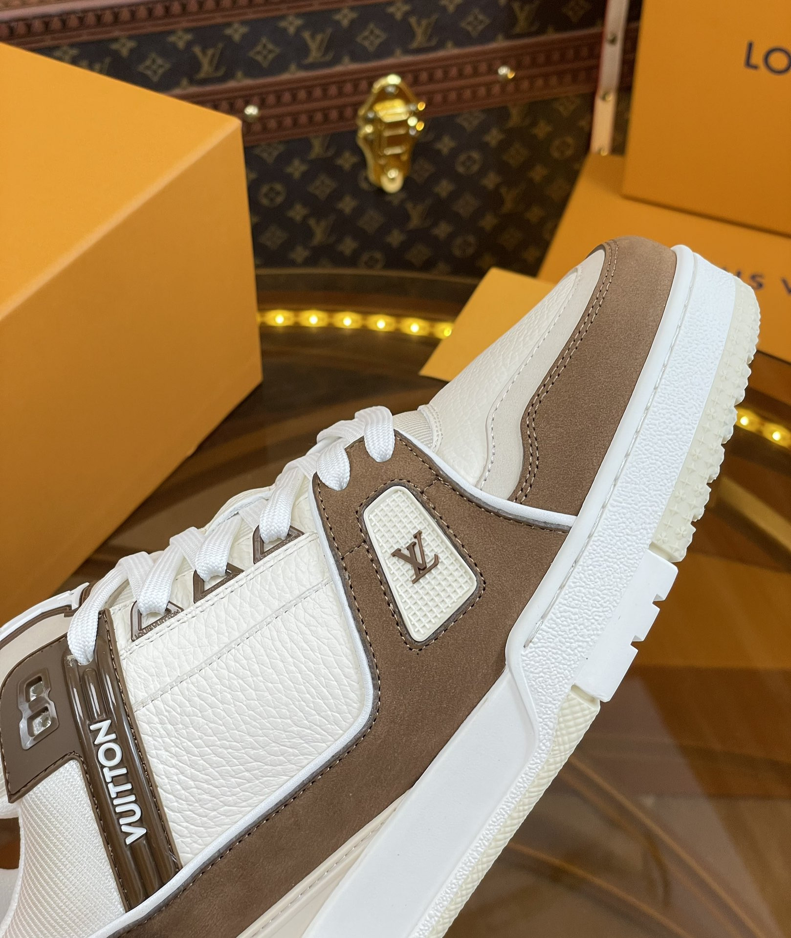 UA LV Trainer Sneaker