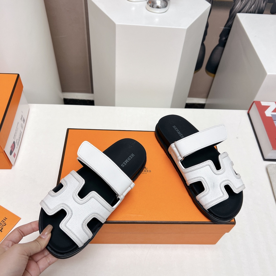 UA Hermès Chypre sandal