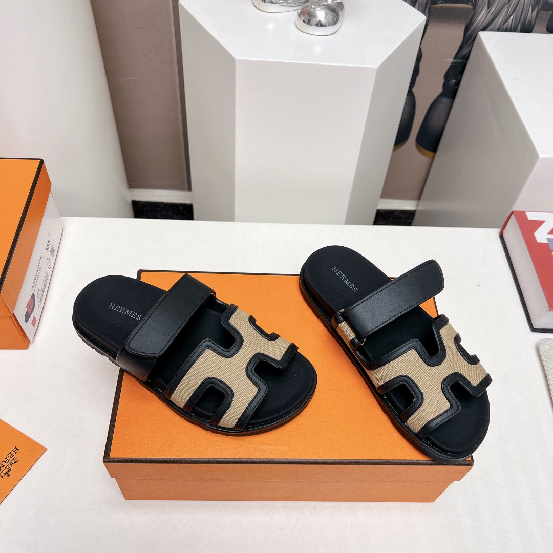 UA Hermès Chypre sandal