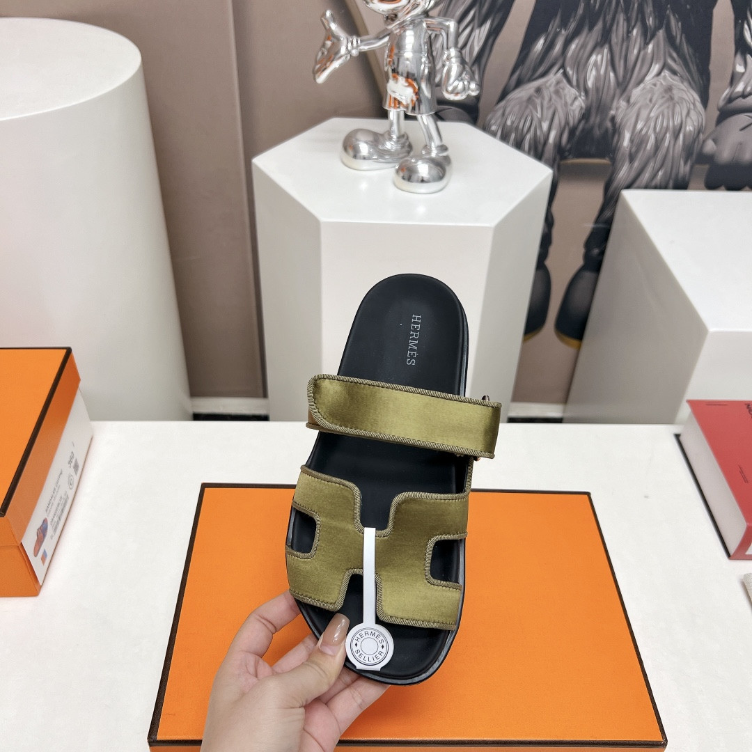 UA Hermès Chypre sandal