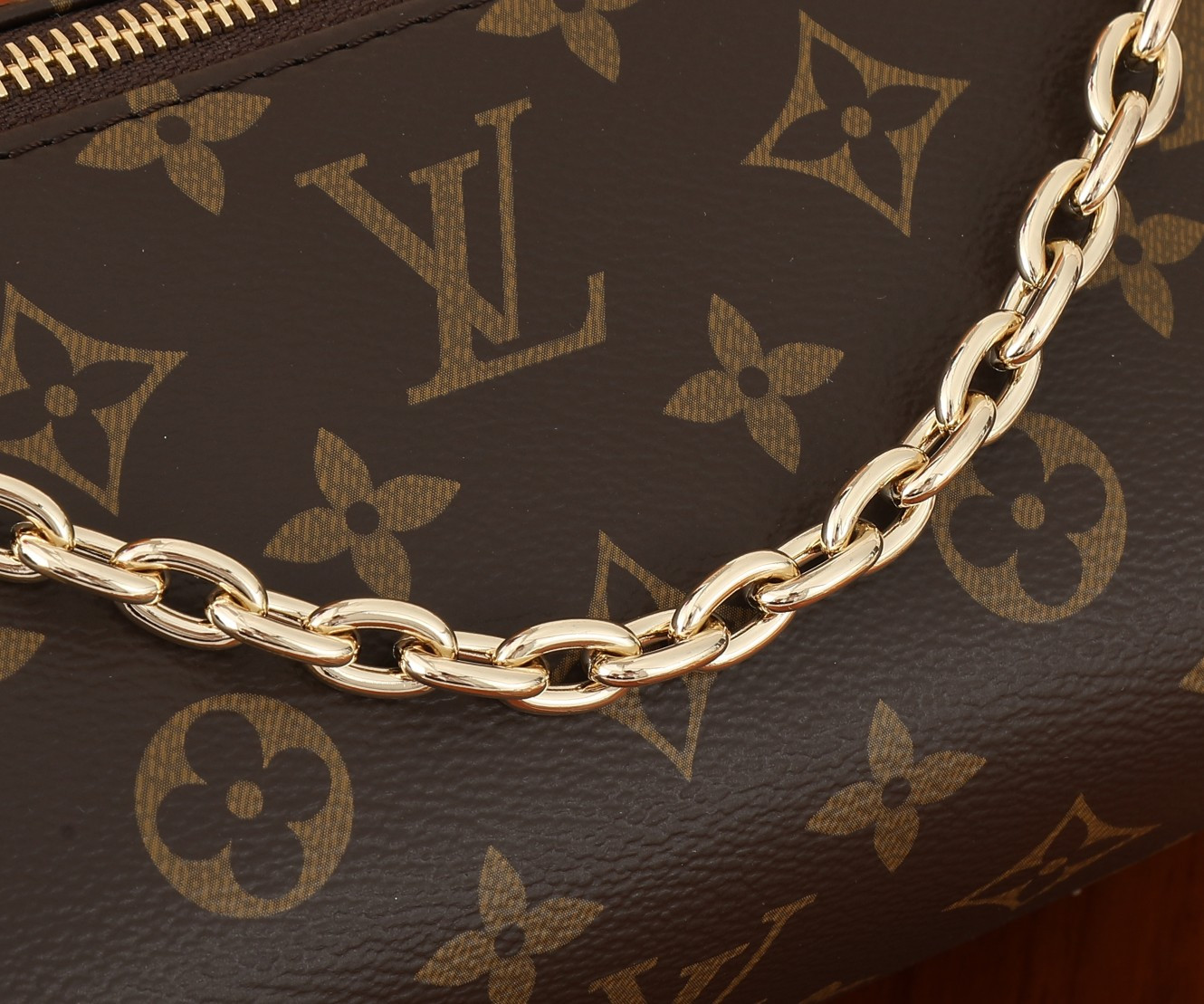 LV Bloom Pouch M11672 22.5x13x13CM