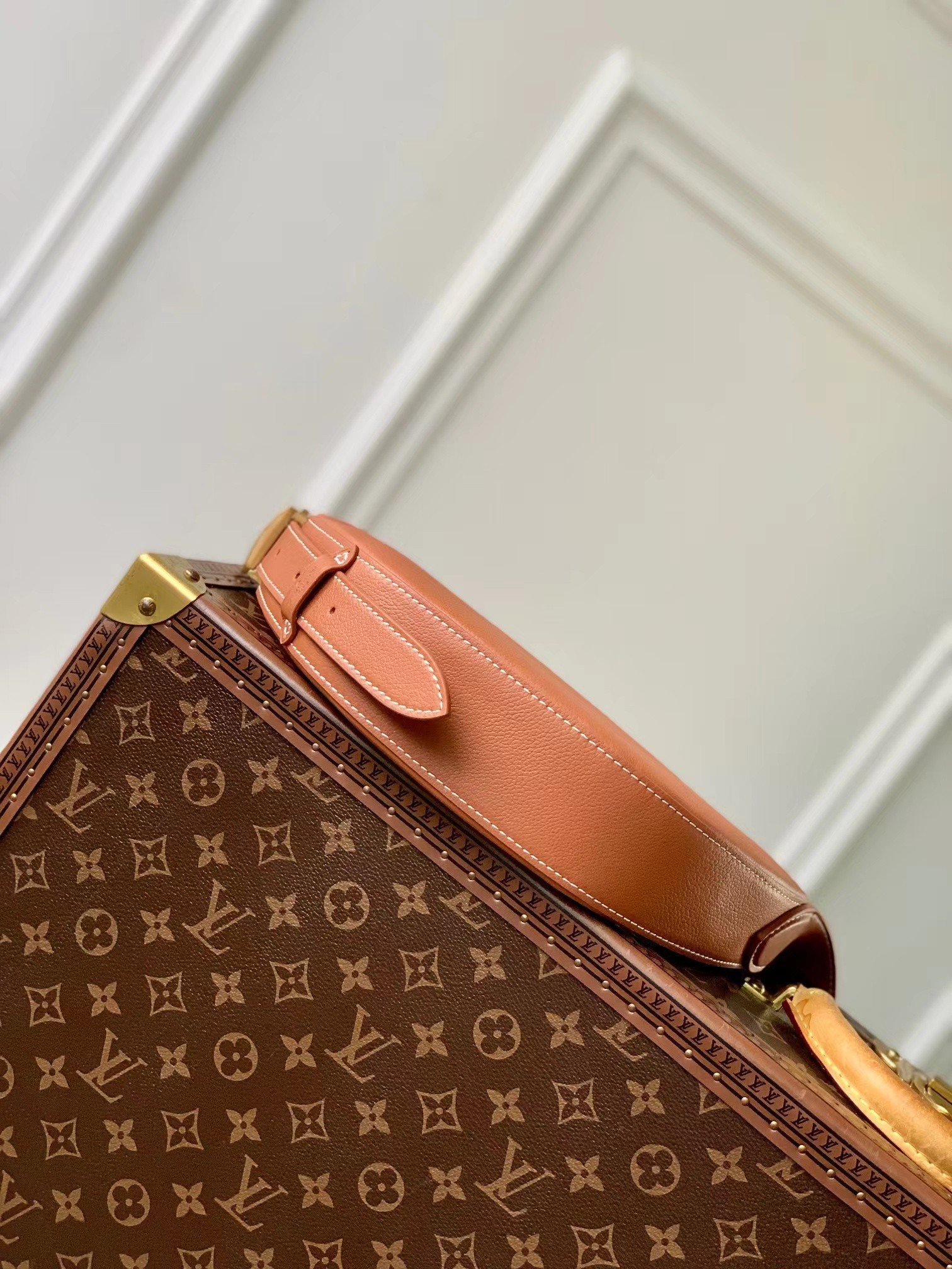 LV Low Key Bumbag M83546 28x13x5.5CM