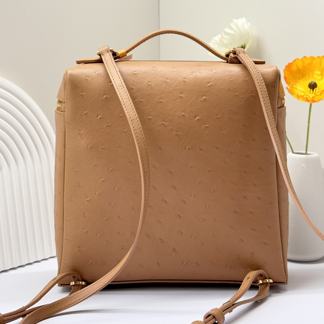 L**o p*ana extra pocket backpack l23.5 ostrich-grained leather 23 x 21 x 8 cm