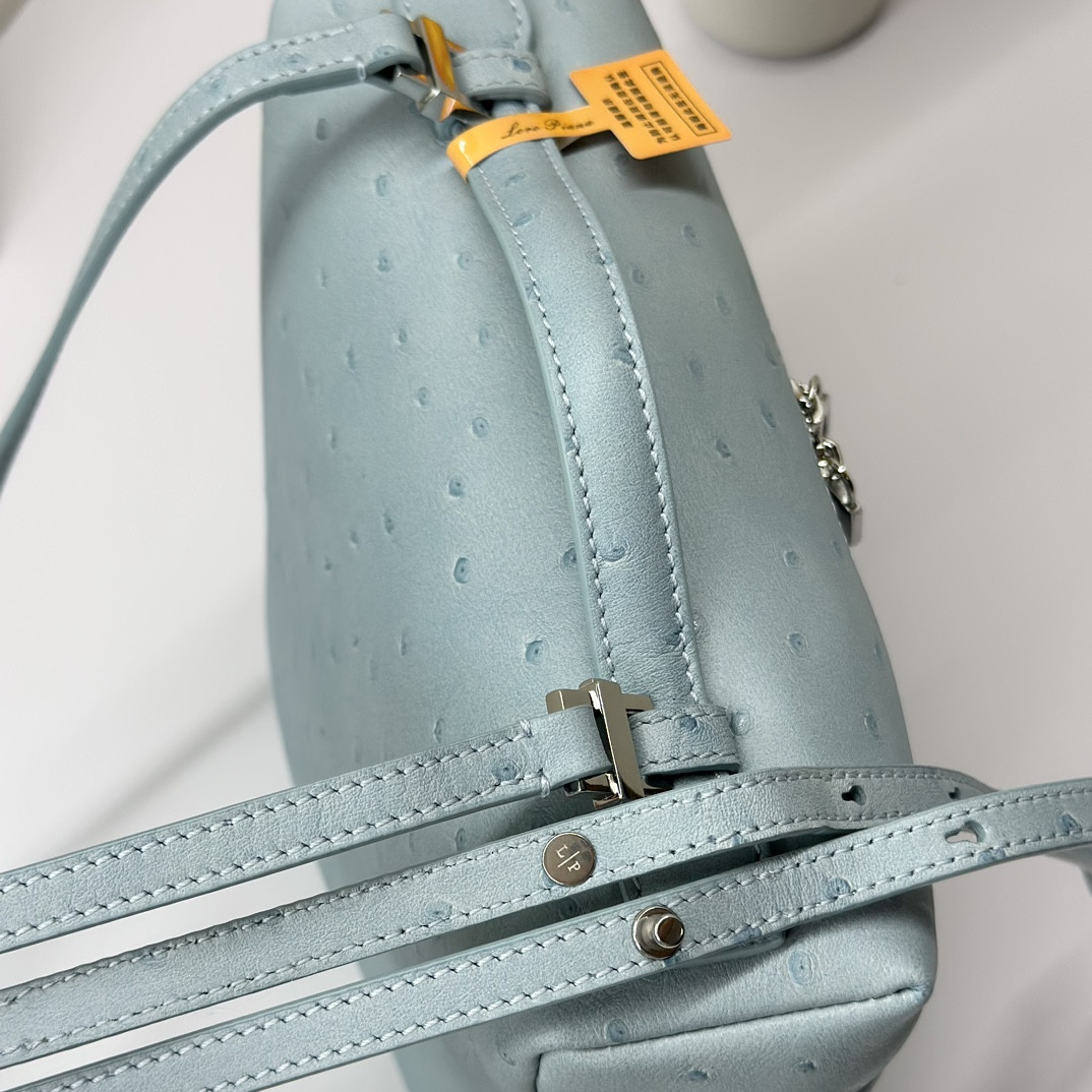 L**o p*ana extra pocket backpack l23.5 ostrich-grained leather 23 x 21 x 8 cm