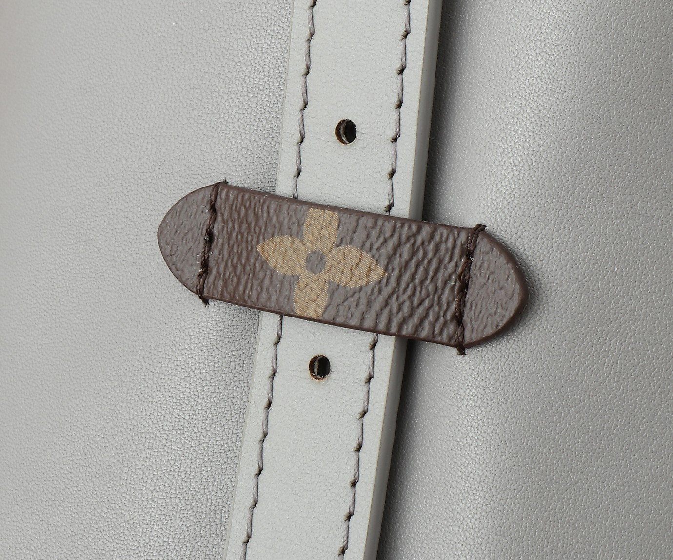 LV CarryAll Dark M12583 39x30x15CM