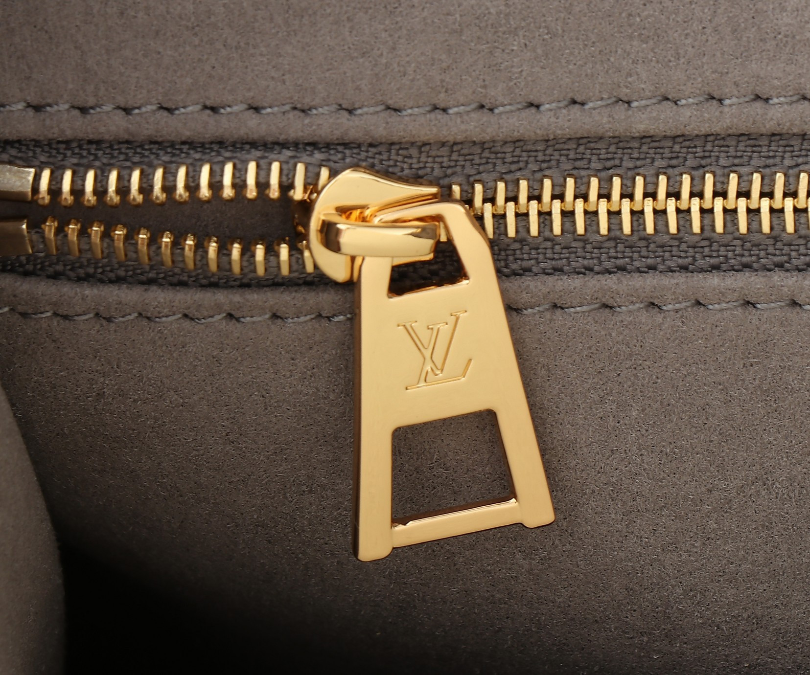 LV Monogram Ink  Small OnTheGo  M12465 25x19x11.5CM