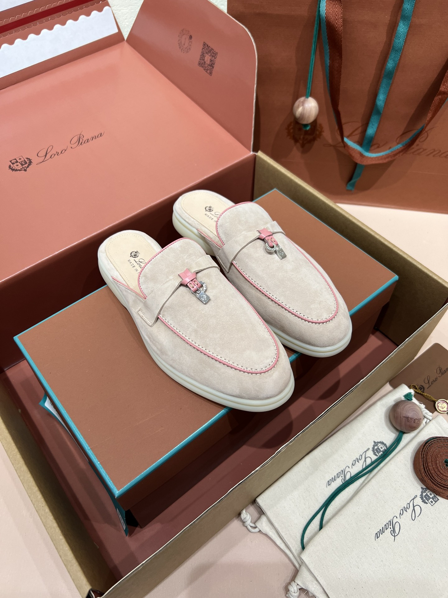 ua L**o p*ana babouche charms walk loafers