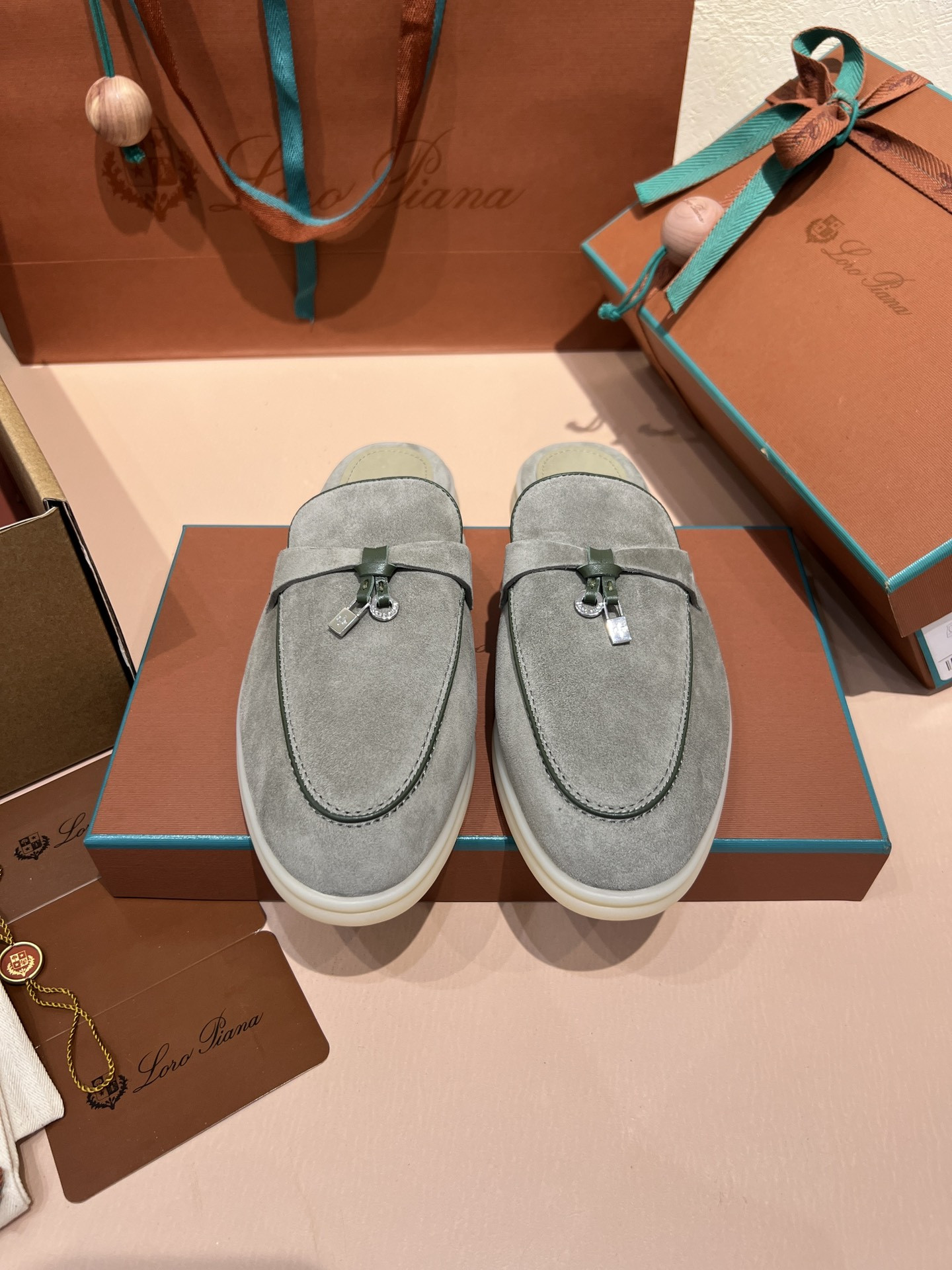 ua L**o p*ana babouche charms walk loafers