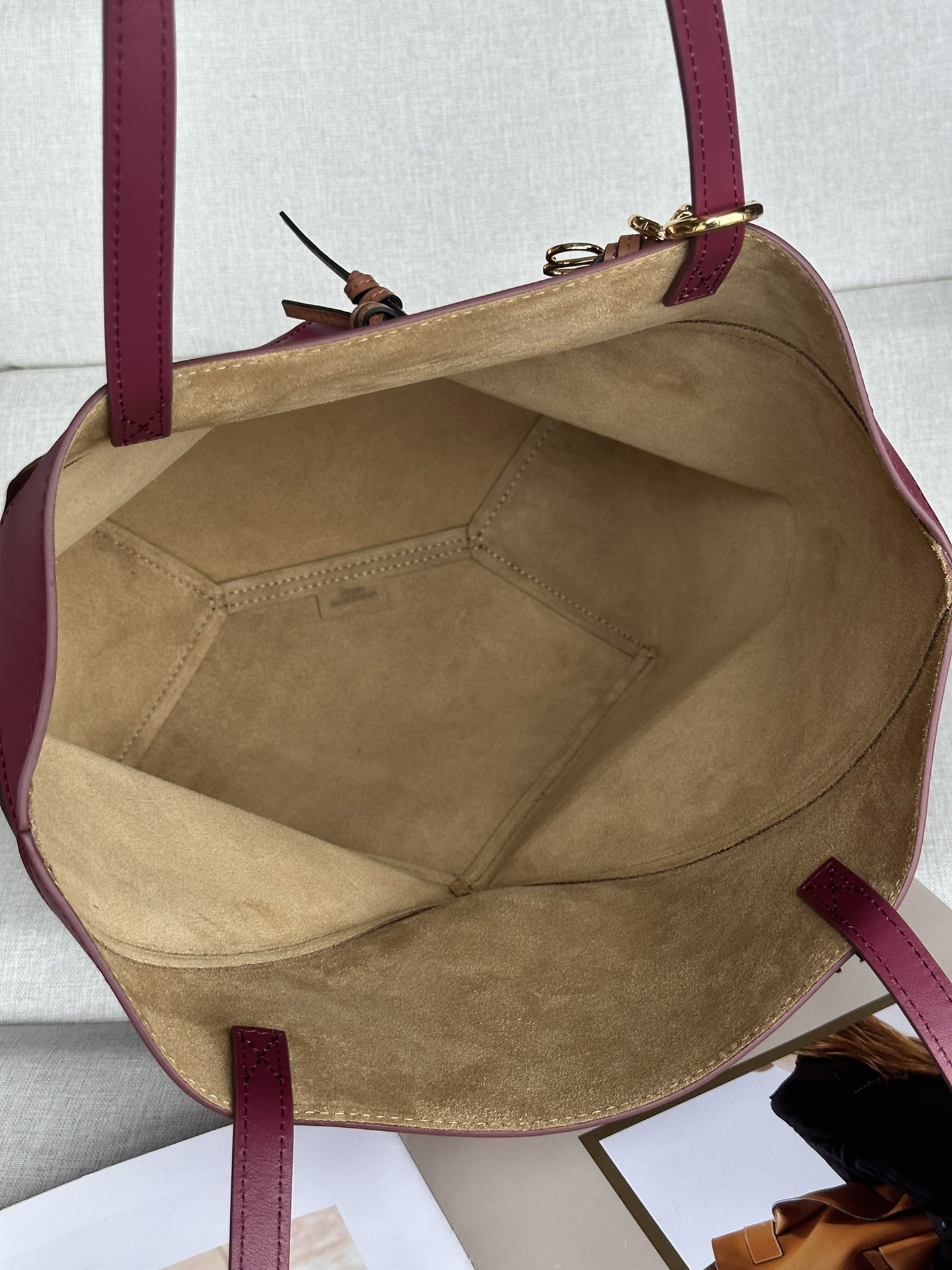 L0ew* medium puzzle fold tote in shiny calfskin 25.5x14.5x31.5cm