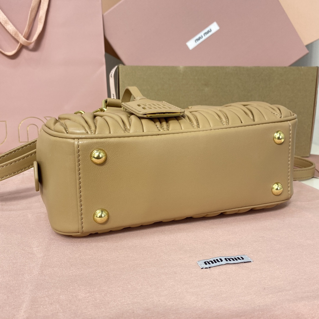 Miu Miu Arcadie matelassé nappa leather bag 22X10.5X7.5cm