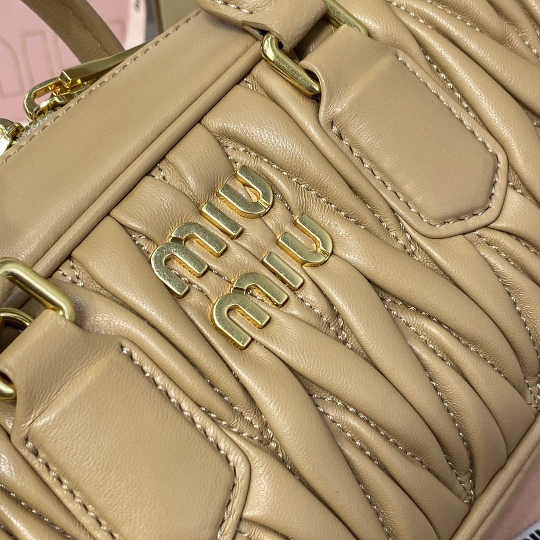 Miu Miu Arcadie matelassé nappa leather bag 22X10.5X7.5cm