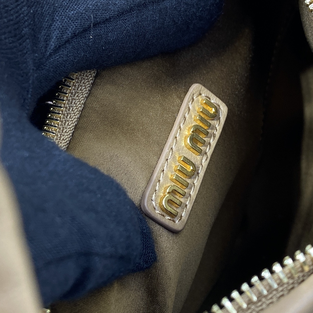 Miu Miu Wander matelassé nappa leather hobo bag 17x20x6cm