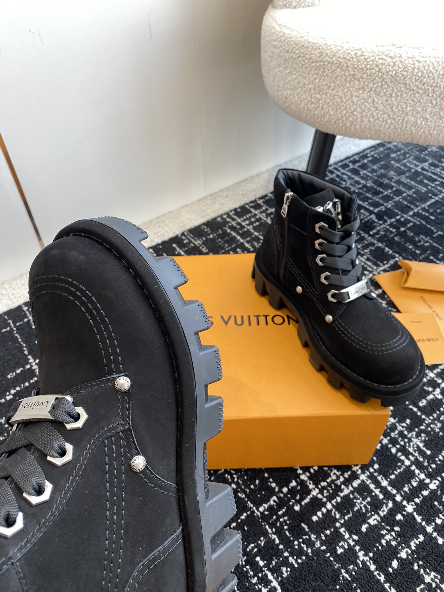 UA LV Boot