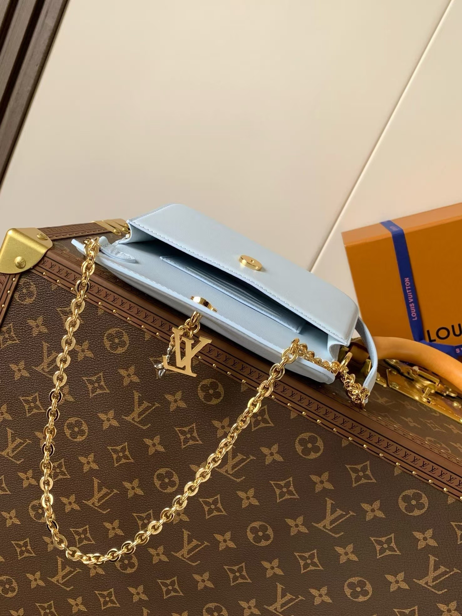 LV Wallet On Chain LV Bloom M14547 20x11.5x4cm