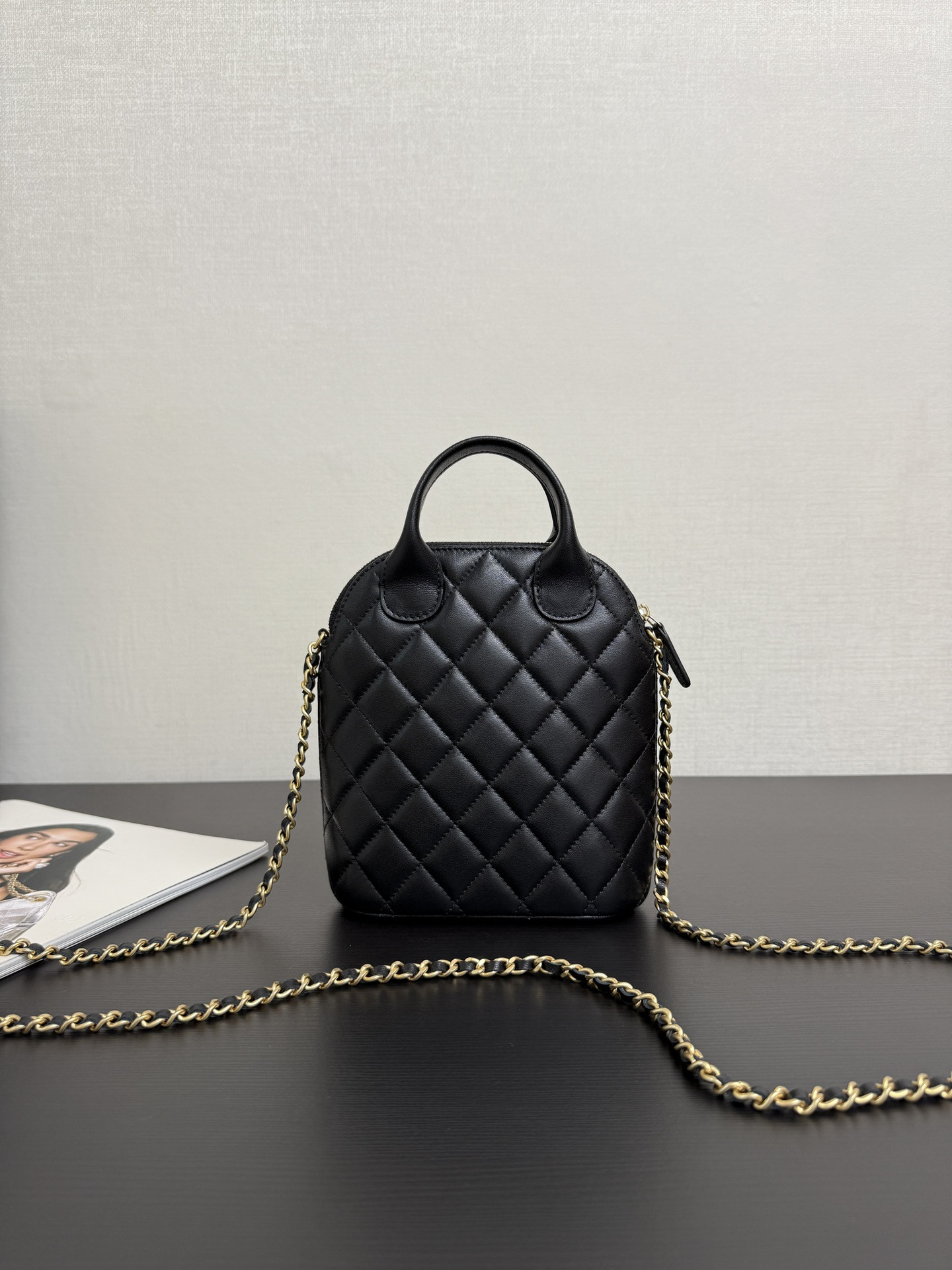 Ch*el clutch with chain ap4742 18x17x6cm