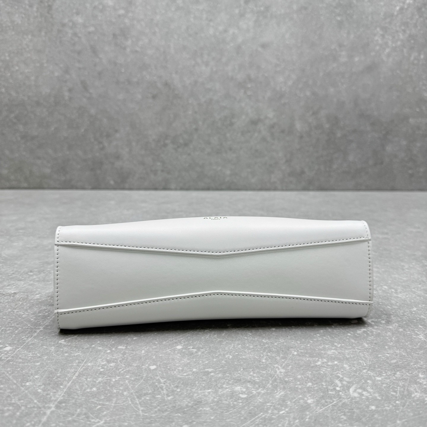 ALAÏA LE CLICK EAST WEST SMALL BAG 25x12.5x7cm