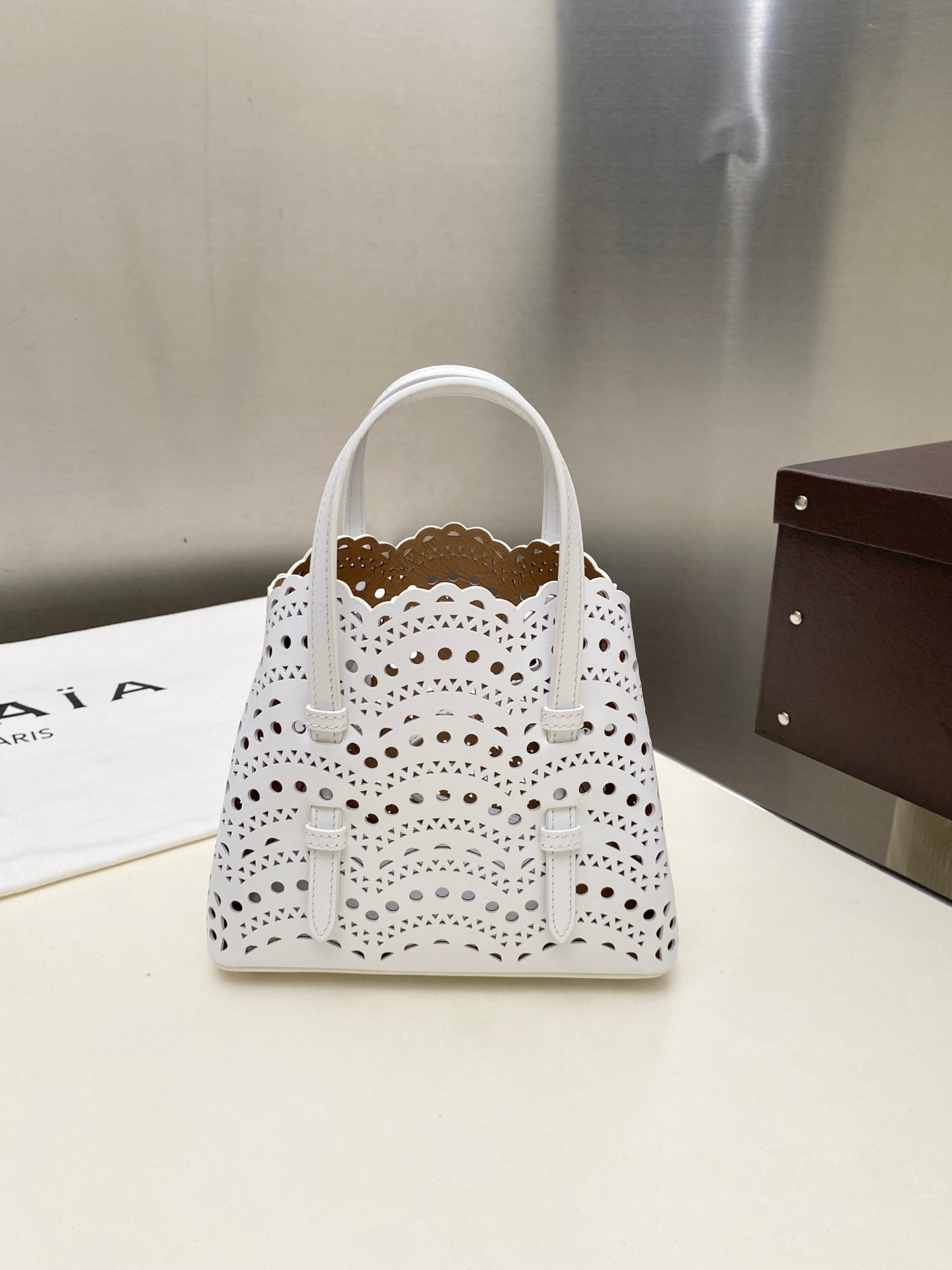 ALAÏA Mina 20 bag In Vienne  Wave 20x17x10cm