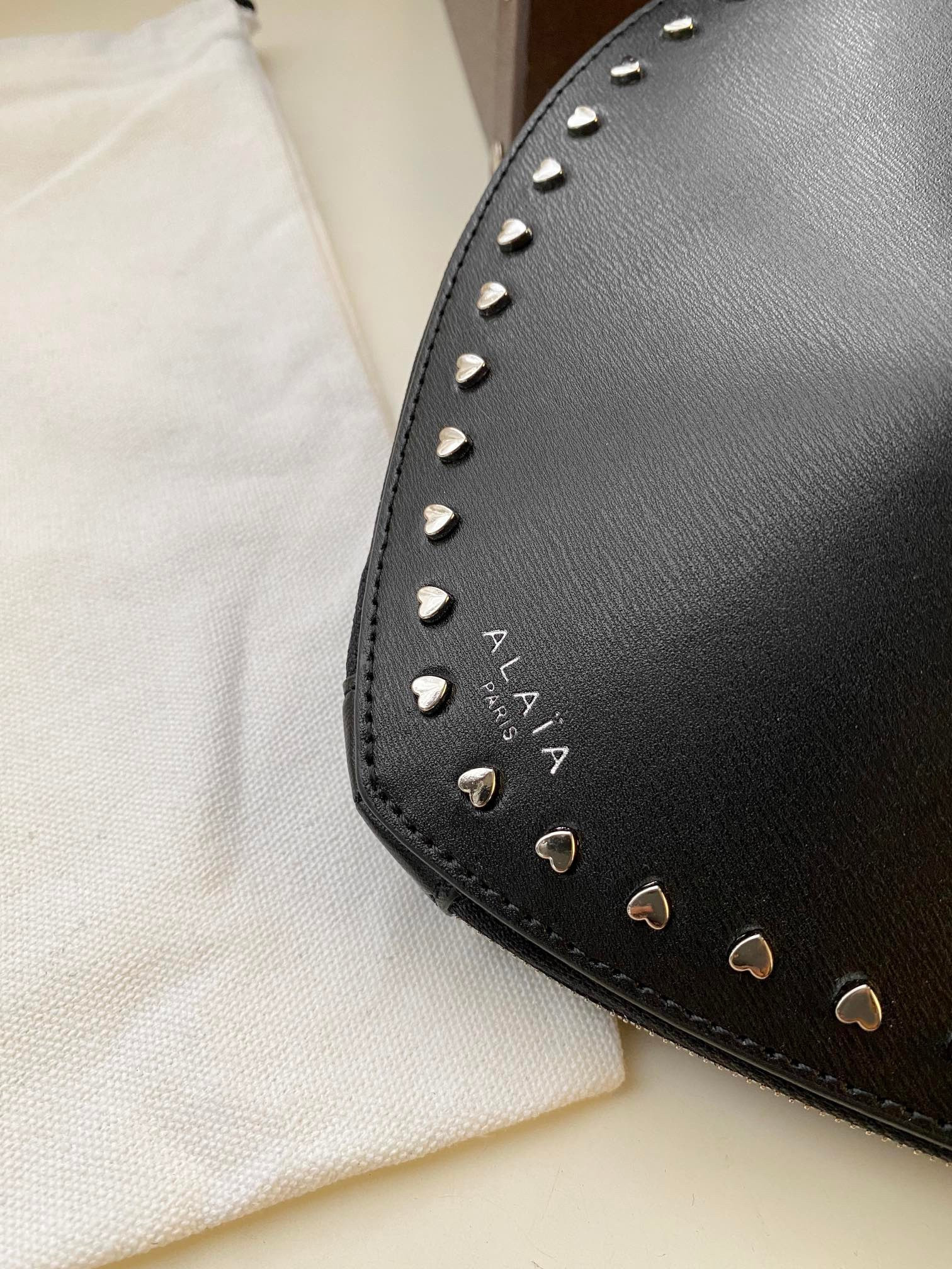 ALAÏA Le Coeur Heart Bag 18.5x20.5x5cm