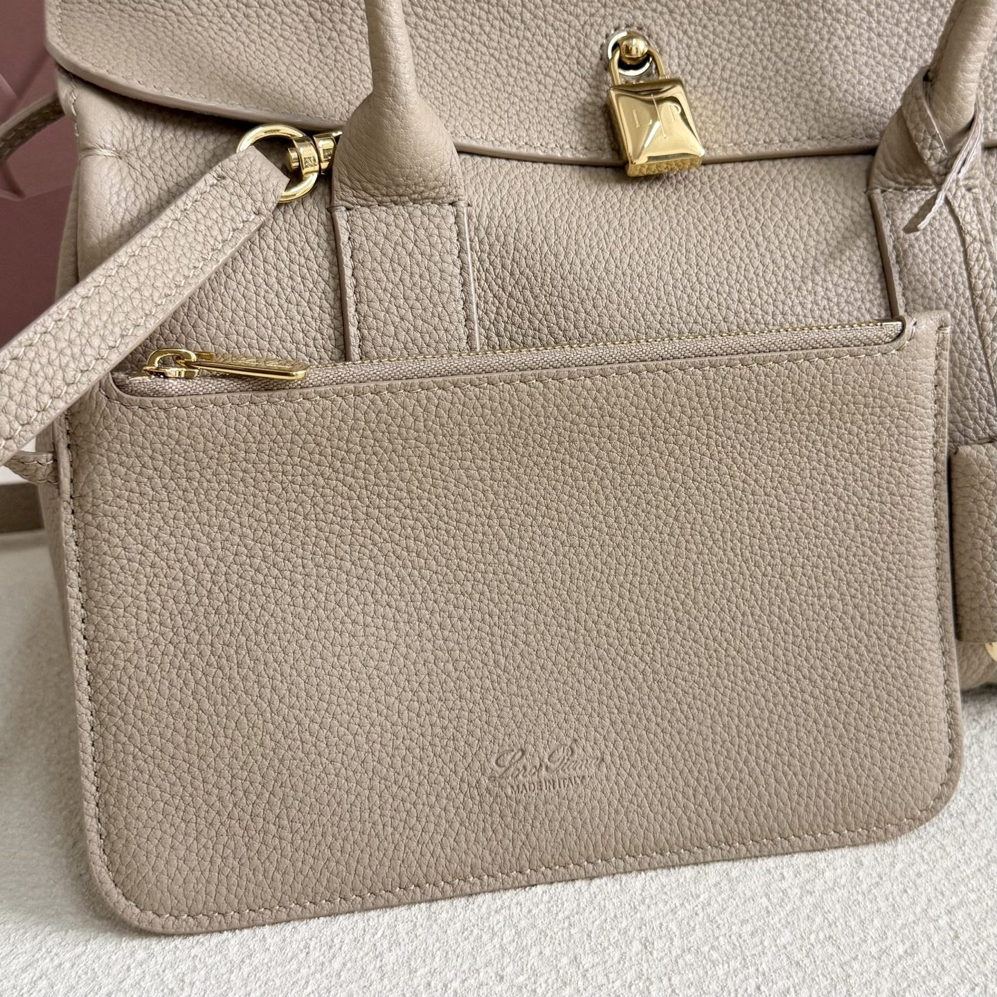 L**o p*ana loom l25 calfskin 25x18x12.5cm