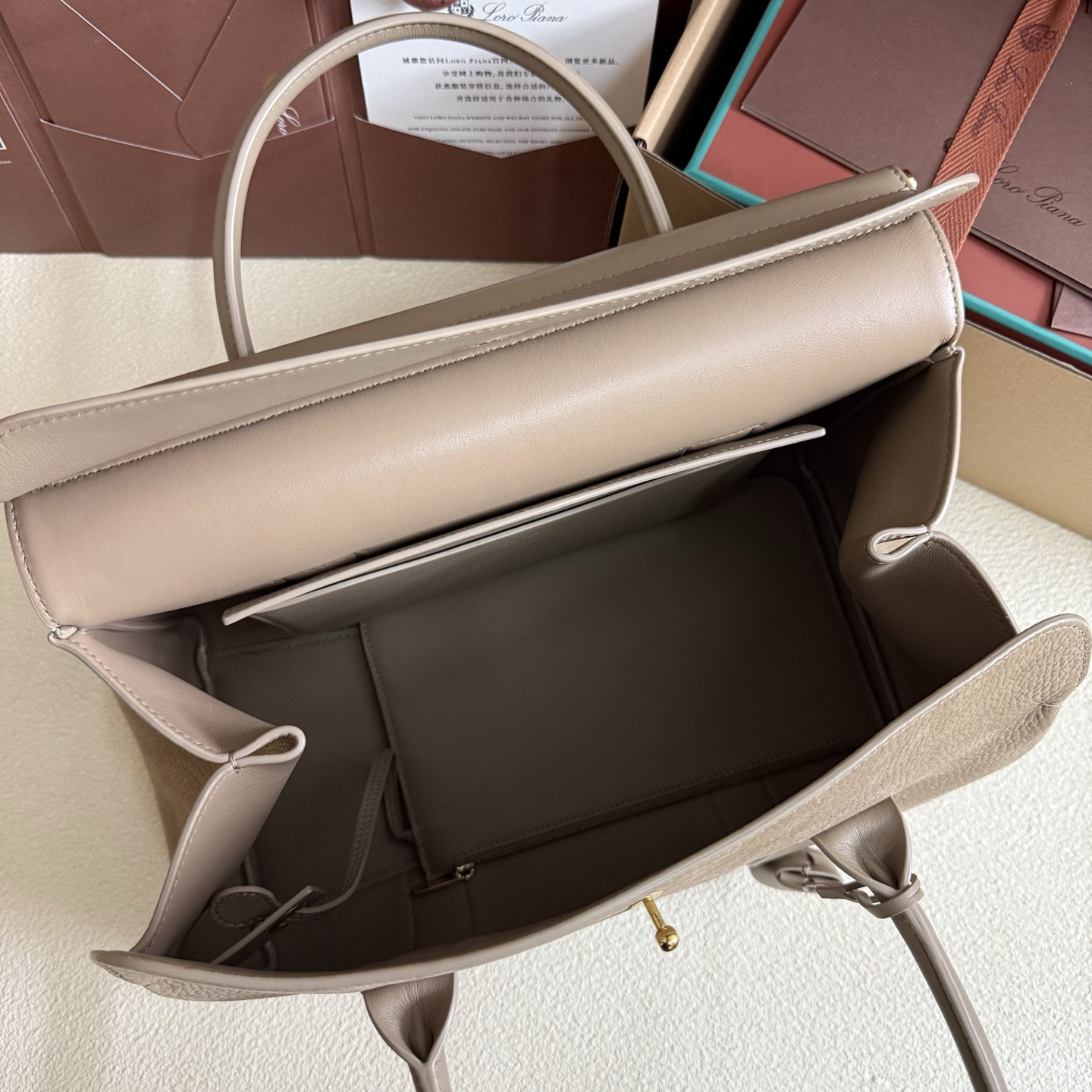 L**o p*ana loom l32 calfskin 33x23x18cm