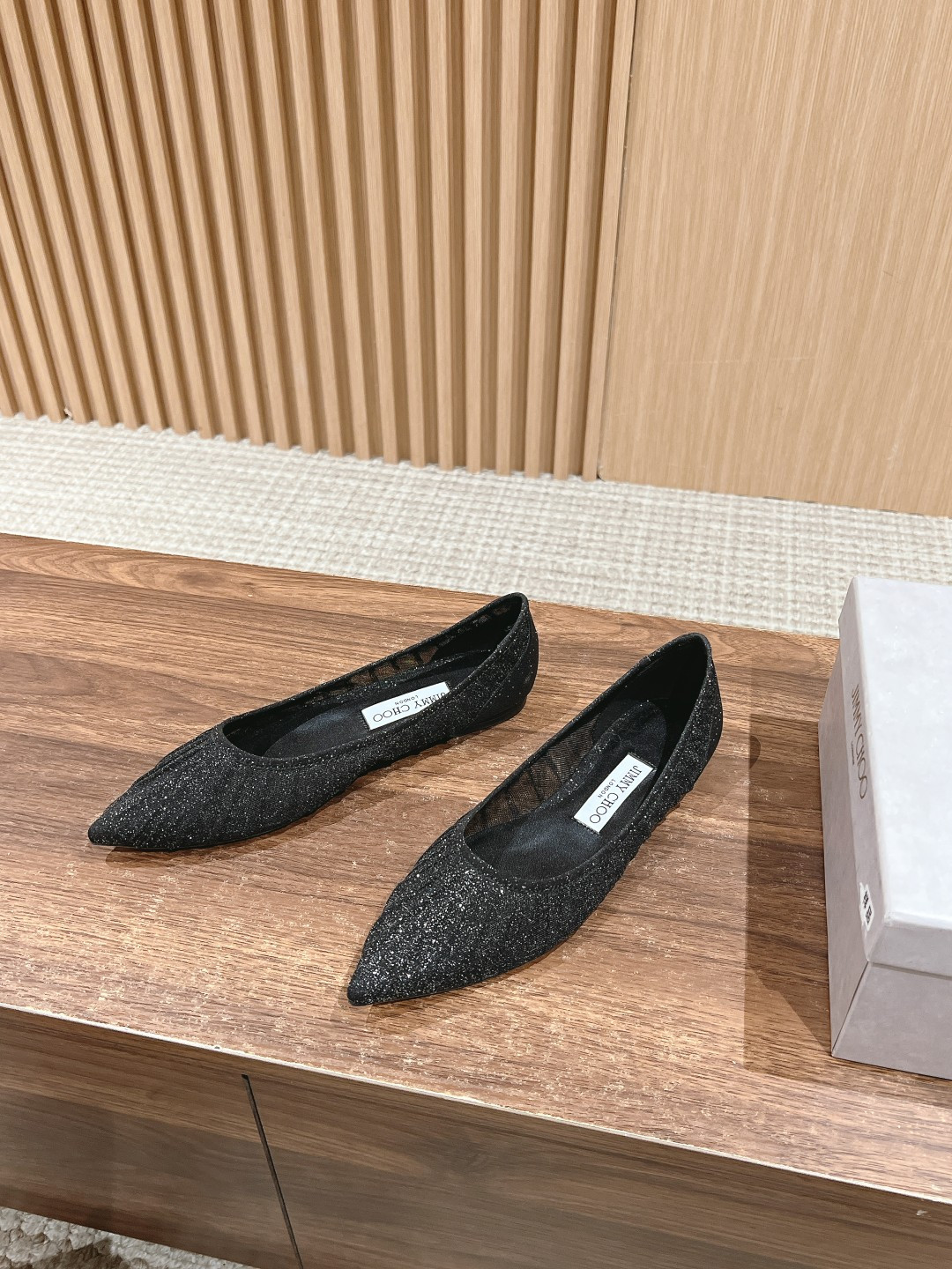 ua Ji*y Ch* flat shoes